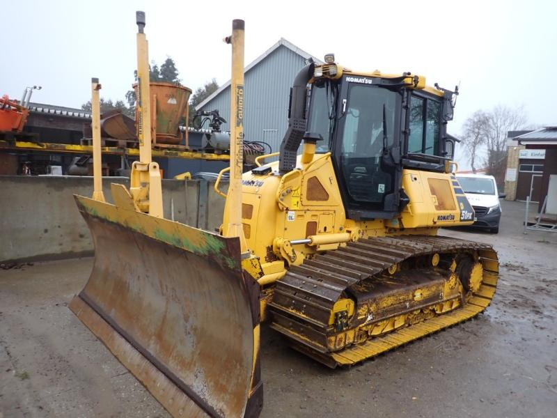 Komatsu D51PX-24 - 推土机:图2 Komatsu D51PX-24 - 推土机:图2
