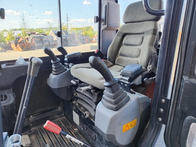 Kubota KX71-3 - 小型挖掘机:图5 Kubota KX71-3 - 小型挖掘机:图5