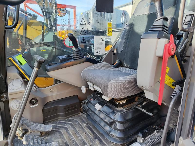 Volvo ECR235EL - 履带式挖掘机:图5 Volvo ECR235EL - 履带式挖掘机:图5