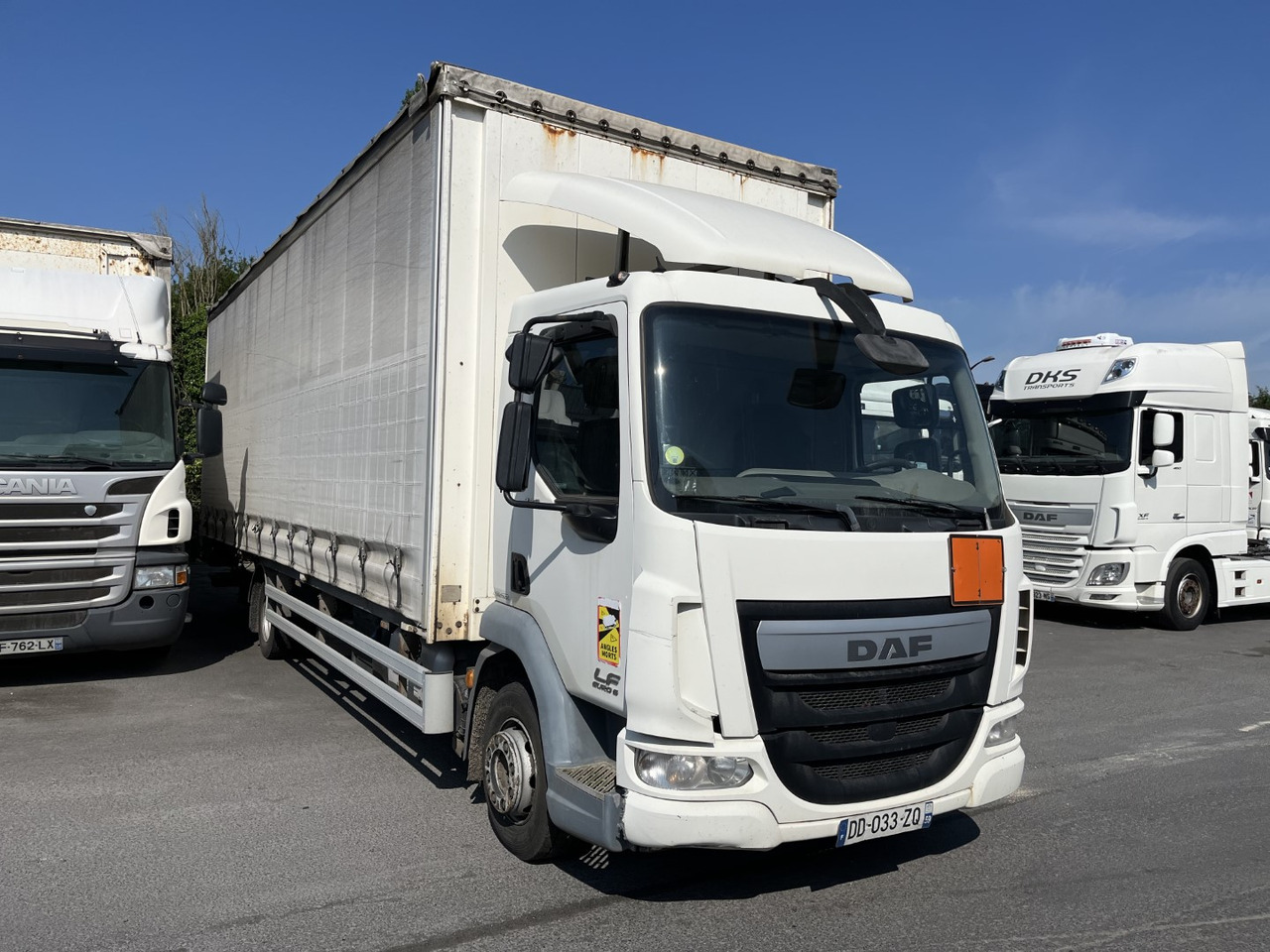 DAF LF 220 - 厢式卡车:图1 DAF LF 220 - 厢式卡车:图1