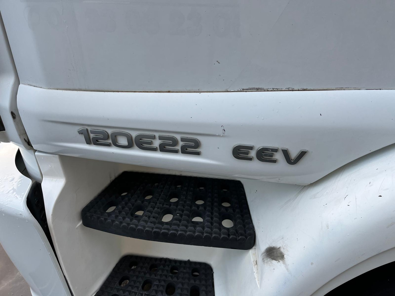 Iveco Eurocargo 120 E 22 - 侧帘卡车:图4 Iveco Eurocargo 120 E 22 - 侧帘卡车:图4