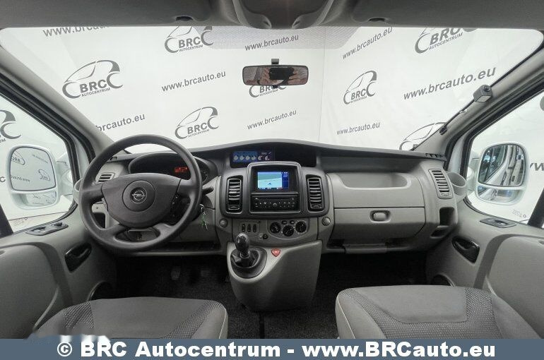 Opel Vivaro 2.5 CDTI - 露营车:图3 Opel Vivaro 2.5 CDTI - 露营车:图3