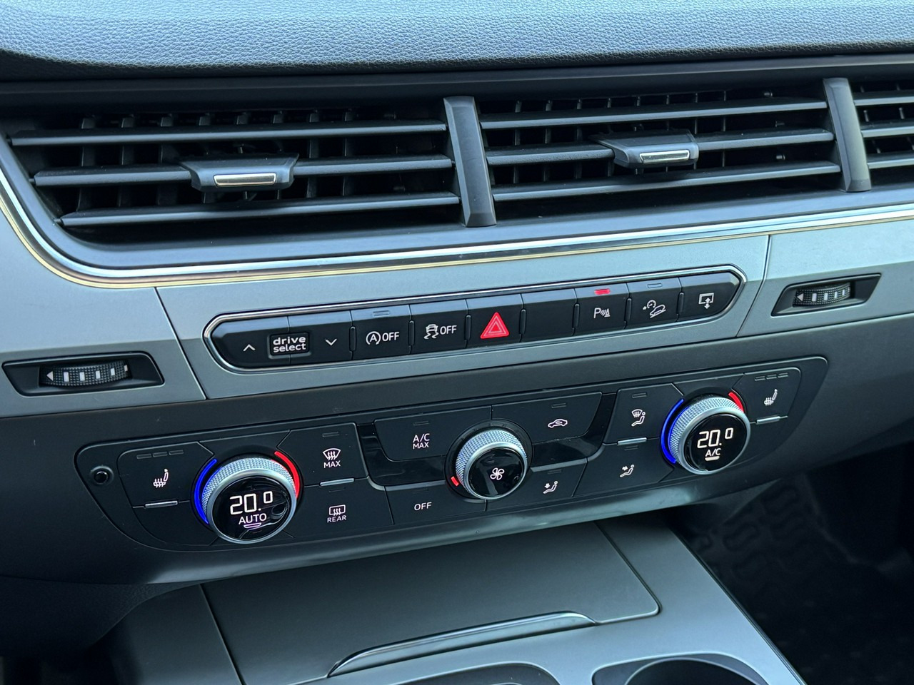 越野车 Audi Q7:图30 越野车 Audi Q7:图30