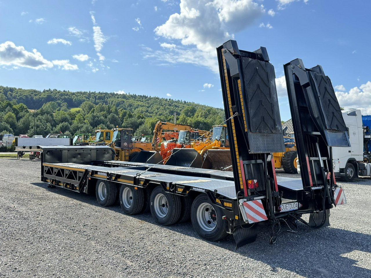 Bodex 4 osiowa NN4J Niskopodwoziówka Niskopodwozie Nowe Opony - 低装载半拖车:图1 Bodex 4 osiowa NN4J Niskopodwoziówka Niskopodwozie Nowe Opony - 低装载半拖车:图1