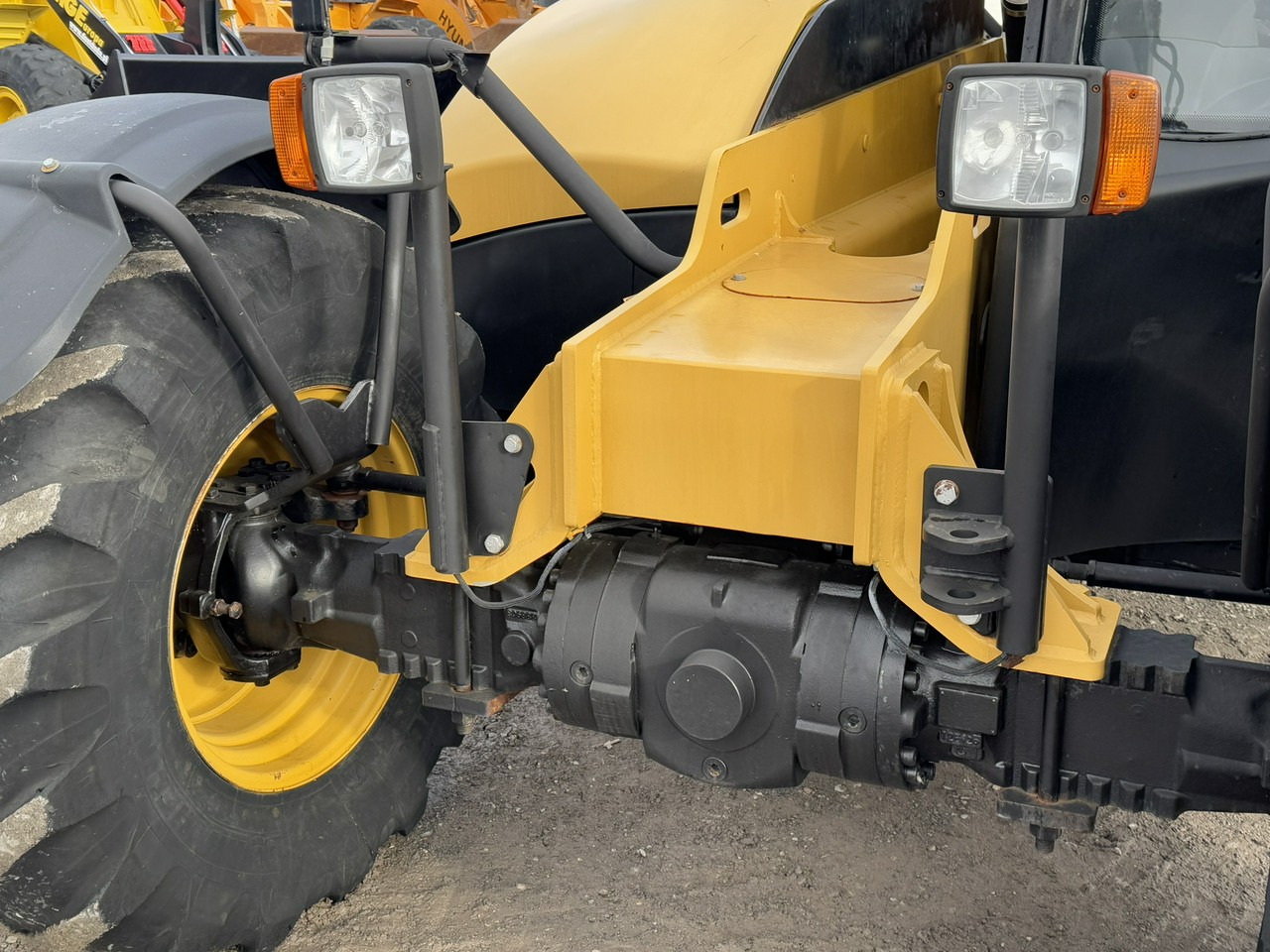 Caterpillar TH337C - 伸缩臂叉装车:图5 Caterpillar TH337C - 伸缩臂叉装车:图5