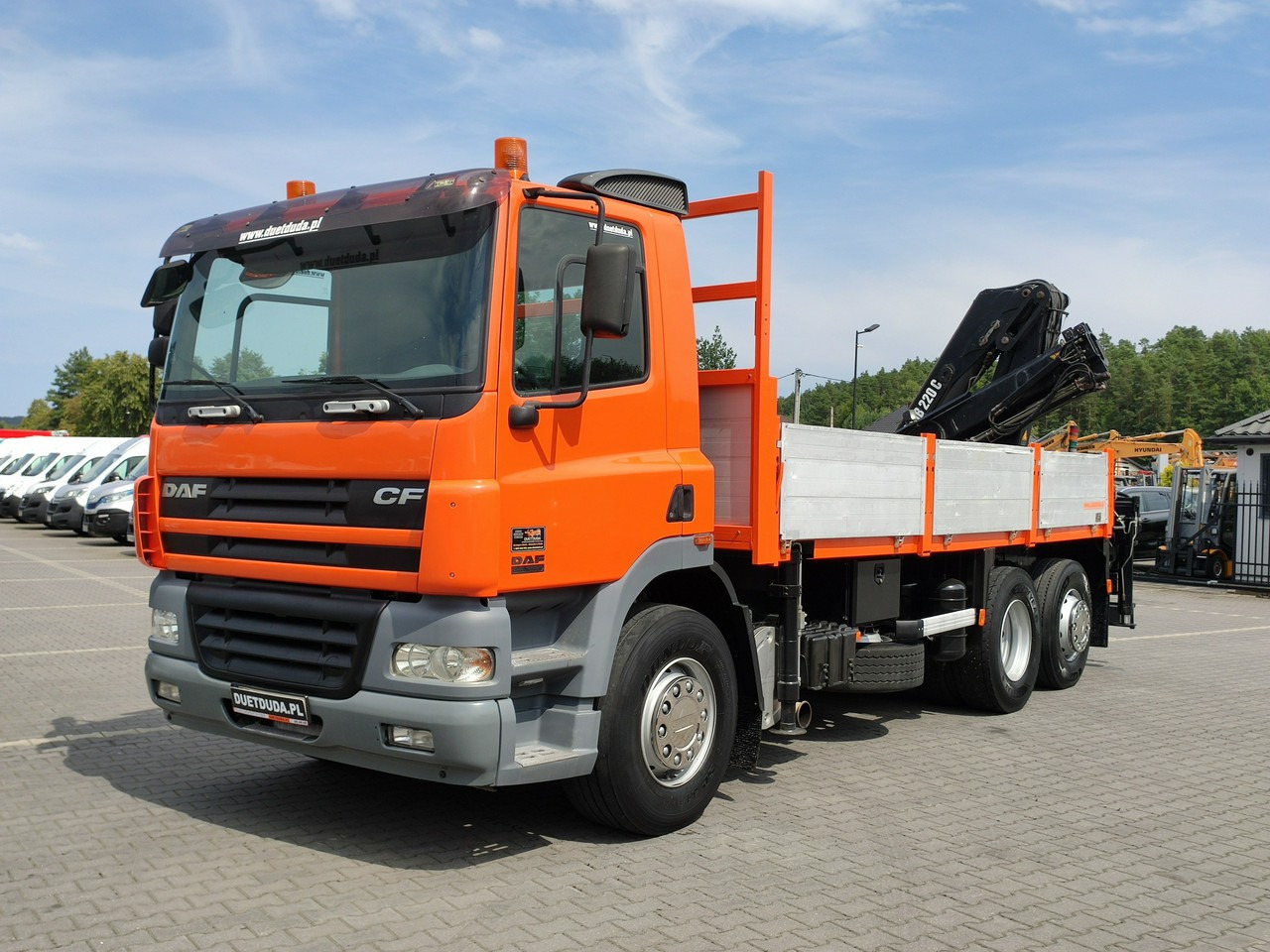 DAF CF 85.380 6x2 Oś Skrętna Skrzynia HDS HIAB 220C + Pilot - 栏板式/ 平板卡车, 起重车:图1 DAF CF 85.380 6x2 Oś Skrętna Skrzynia HDS HIAB 220C + Pilot - 栏板式/ 平板卡车, 起重车:图1
