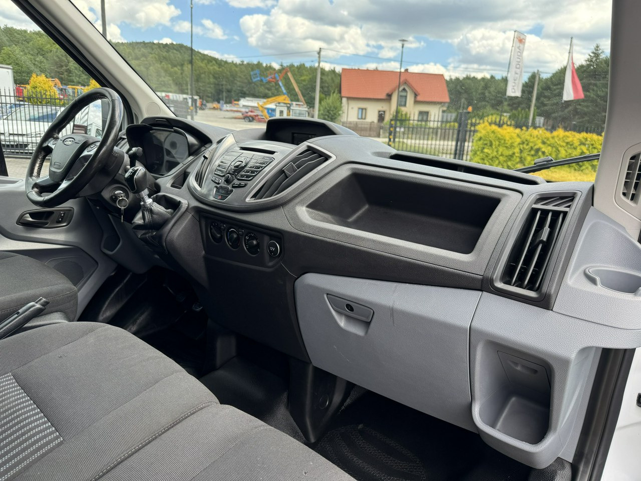 翻斗货车 Ford Transit:图36 翻斗货车 Ford Transit:图36