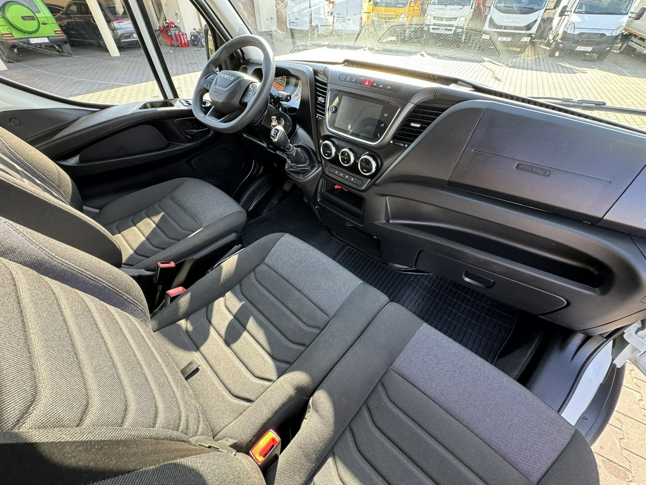 厢式货车 Iveco Daily 35C14：图35