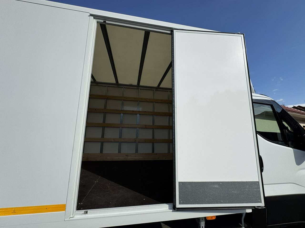 厢式货车 Iveco Daily 35C14：图9