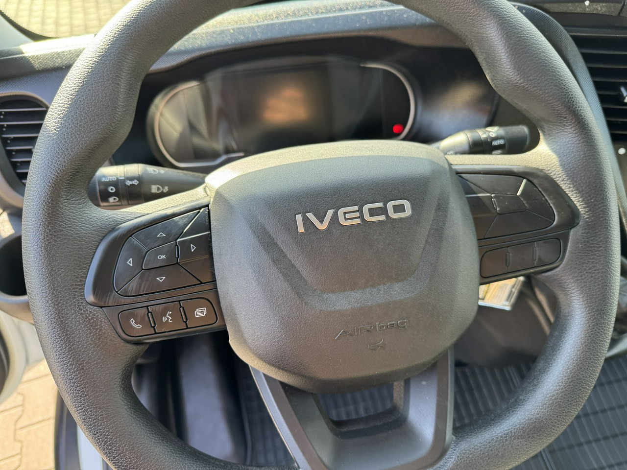 厢式货车 Iveco Daily 35C14：图27