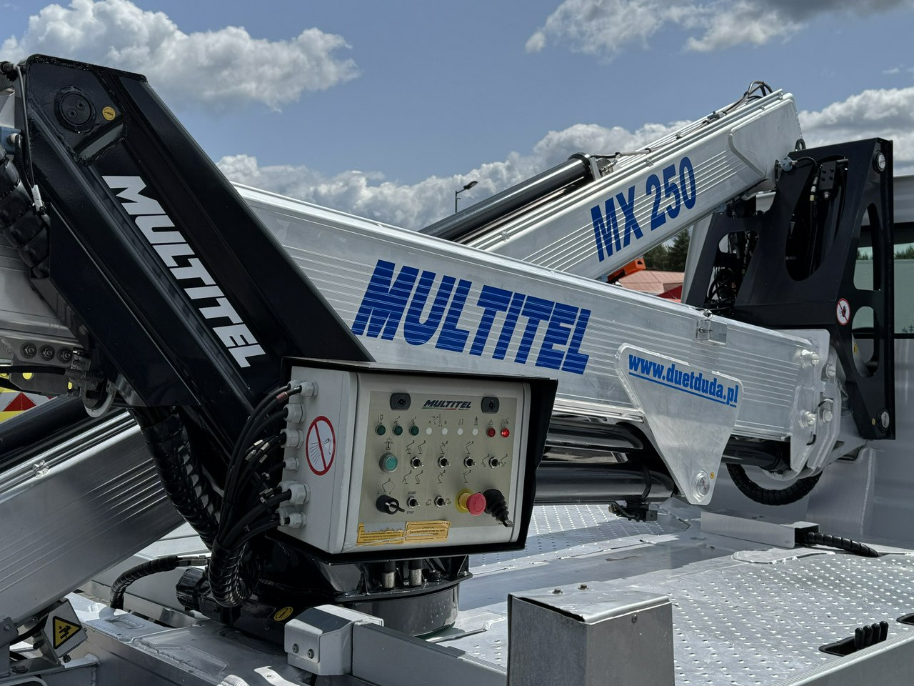 车载空中平台 Iveco Daily 35S14:图17 车载空中平台 Iveco Daily 35S14:图17