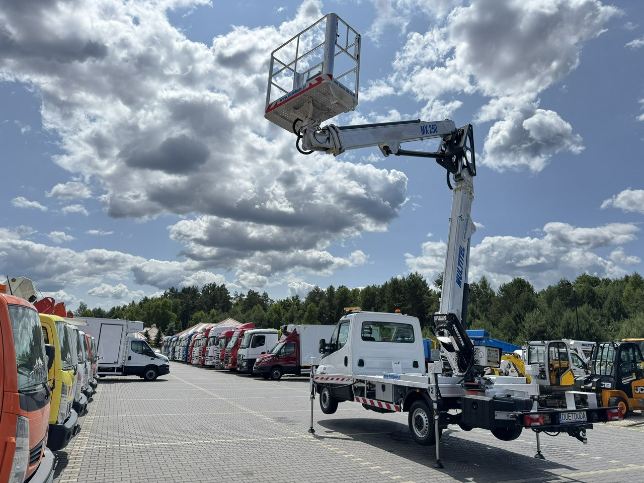 Iveco Daily 35S14 - 车载空中平台:图4 Iveco Daily 35S14 - 车载空中平台:图4