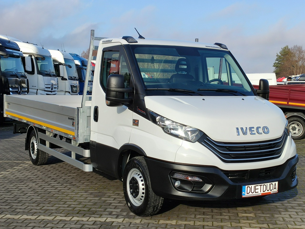Iveco Daily 35S16 V - 平板货车:图4 Iveco Daily 35S16 V - 平板货车:图4