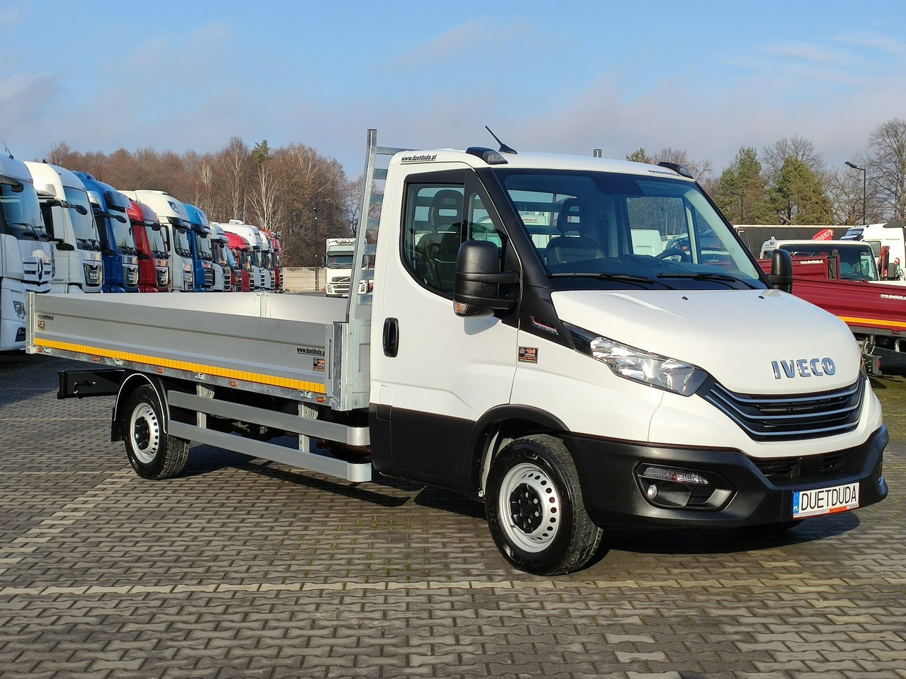 Iveco Daily 35S16 V - 平板货车:图1 Iveco Daily 35S16 V - 平板货车:图1