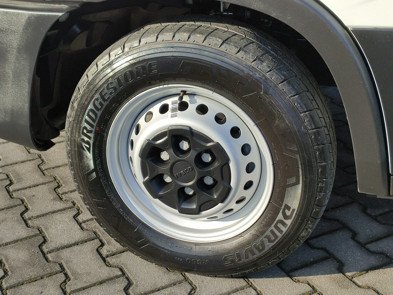 Iveco Daily 35S16 V - 平板货车:图3 Iveco Daily 35S16 V - 平板货车:图3