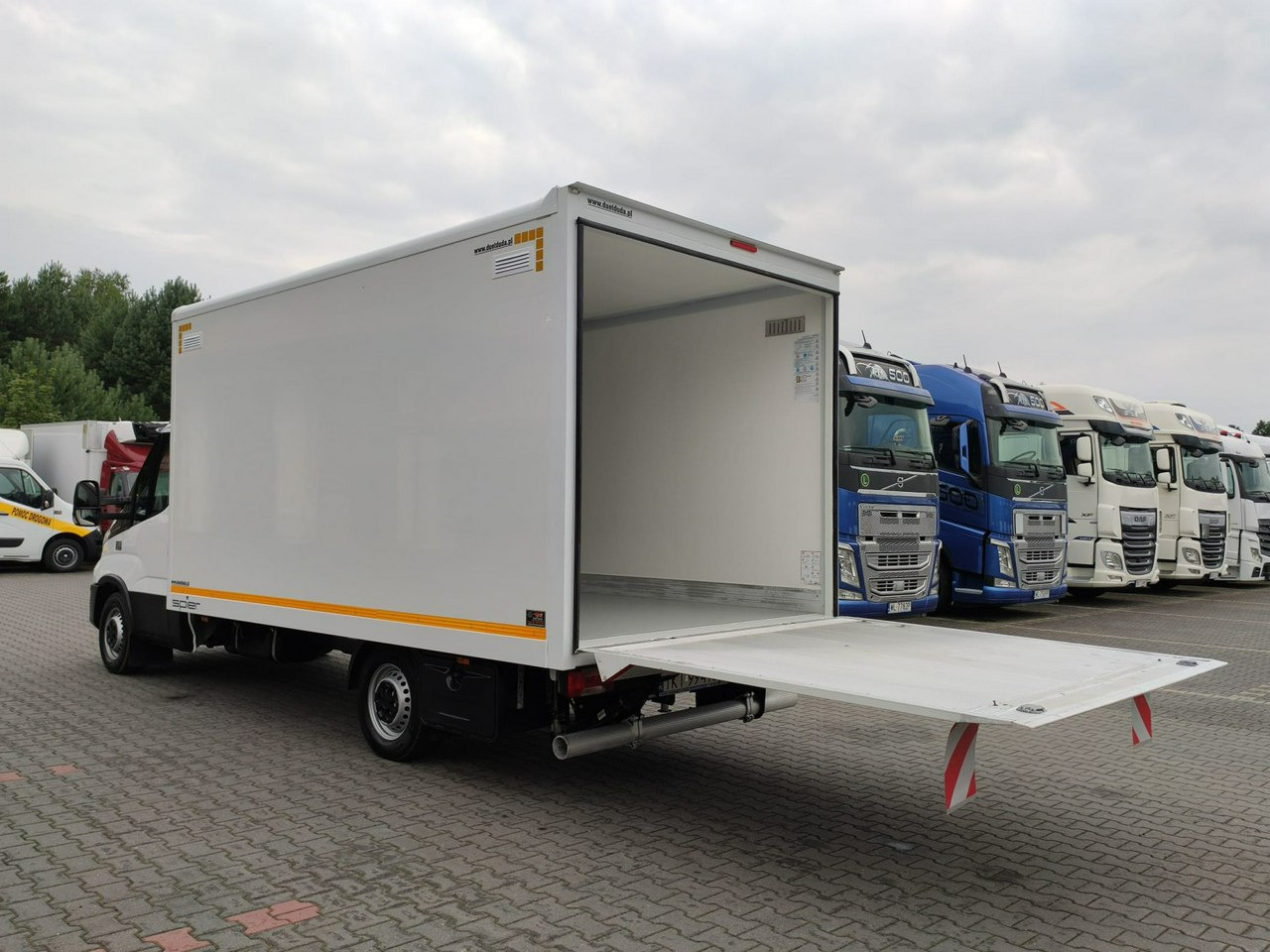 Iveco Daily 35S16S V - 厢式货车:图4 Iveco Daily 35S16S V - 厢式货车:图4