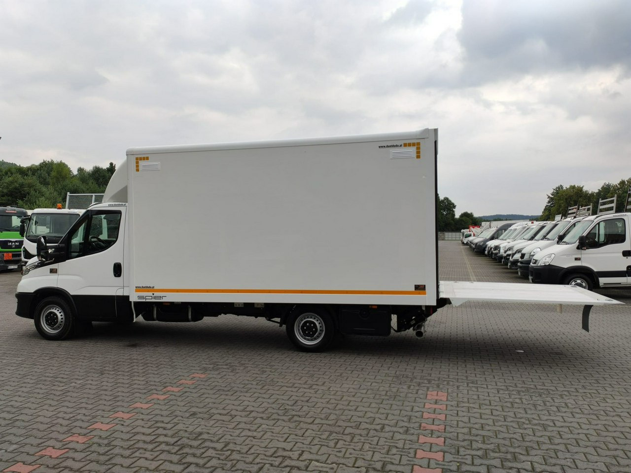 Iveco Daily 35S16S V - 厢式货车:图3 Iveco Daily 35S16S V - 厢式货车:图3