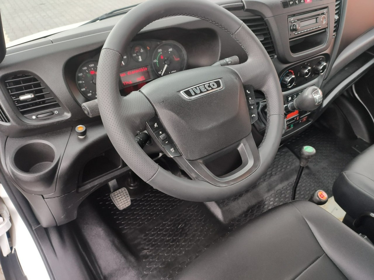 Iveco Daily 55S17W 4x4 Zwyżka 19m Versalift Lat 55 TB Time France 租赁 Iveco Daily 55S17W 4x4 Zwyżka 19m Versalift Lat 55 TB Time France：图23