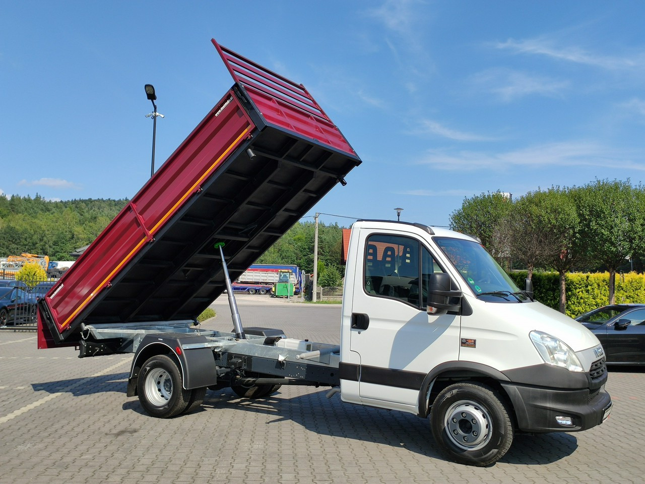 Iveco Daily 70C18 V H - 翻斗货车:图4 Iveco Daily 70C18 V H - 翻斗货车:图4