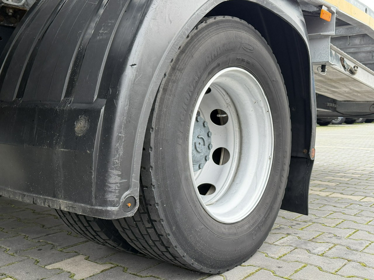 Iveco EUROCARGO 120E25 E6 Laweta Zagłebiana Platforma Pomoc Drogowa - 拖吊车:图5 Iveco EUROCARGO 120E25 E6 Laweta Zagłebiana Platforma Pomoc Drogowa - 拖吊车:图5