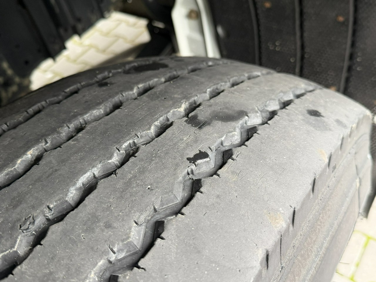 Iveco STRALIS 260S40 E6 Chłodnia Mroźnia Agregat THERMO KING T-1000R - 冷藏车:图4 Iveco STRALIS 260S40 E6 Chłodnia Mroźnia Agregat THERMO KING T-1000R - 冷藏车:图4