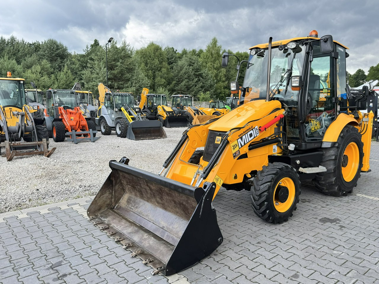 JCB MIDI CX Szybkozłącze Nowe Opony bez luzów i wycieków Super Stan - 反铲装载机:图1 JCB MIDI CX Szybkozłącze Nowe Opony bez luzów i wycieków Super Stan - 反铲装载机:图1