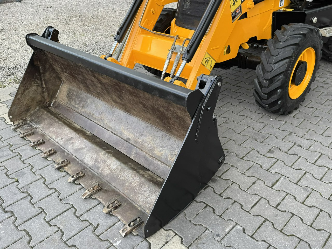 JCB MIDI CX Szybkozłącze Nowe Opony bez luzów i wycieków Super Stan - 反铲装载机:图2 JCB MIDI CX Szybkozłącze Nowe Opony bez luzów i wycieków Super Stan - 反铲装载机:图2