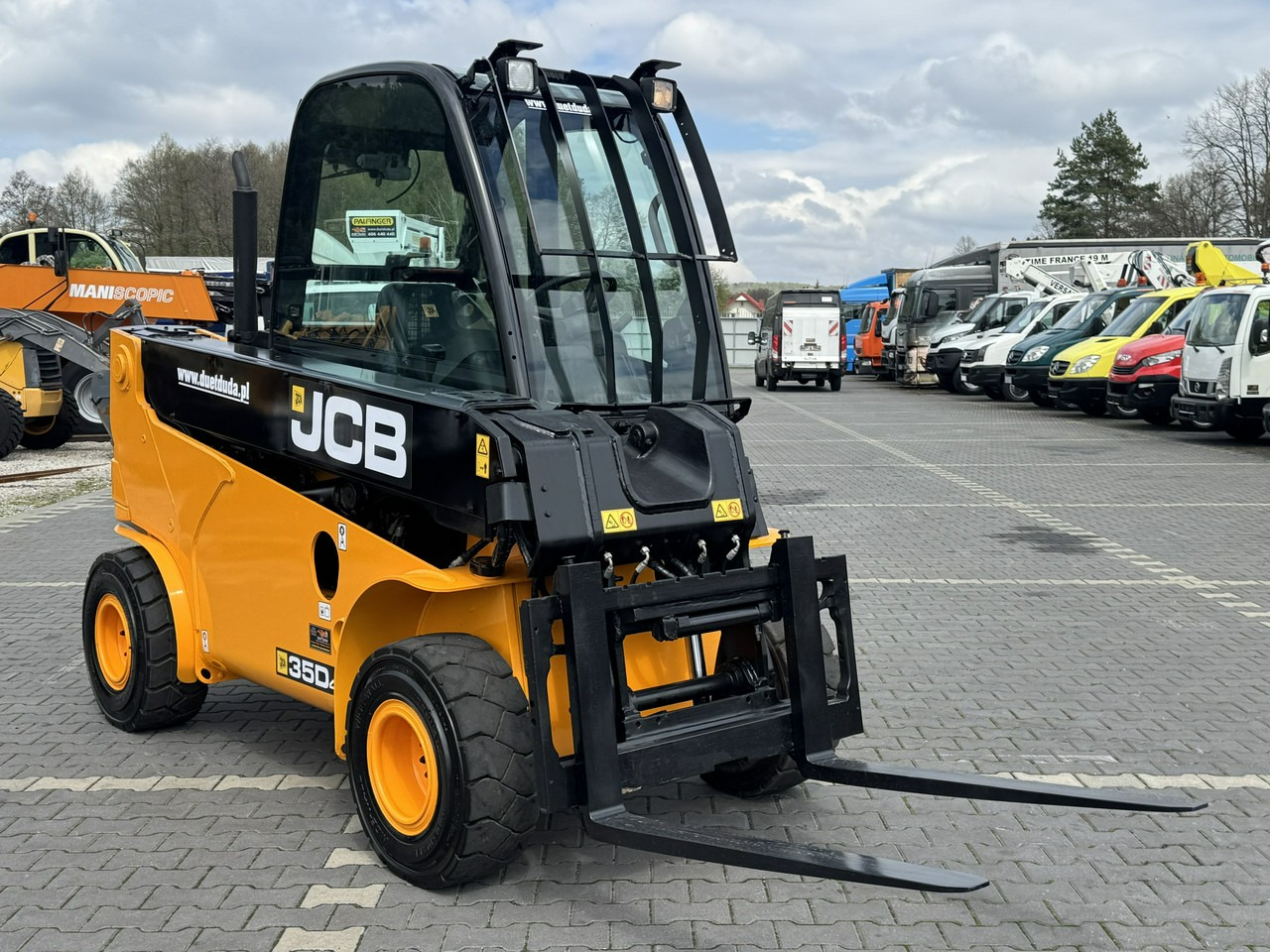 JCB TLT 35D 4x4 T4 TELESKOP / TELESKOPOWY Ładowarka Teleskopowa - 伸缩臂叉装车:图3 JCB TLT 35D 4x4 T4 TELESKOP / TELESKOPOWY Ładowarka Teleskopowa - 伸缩臂叉装车:图3