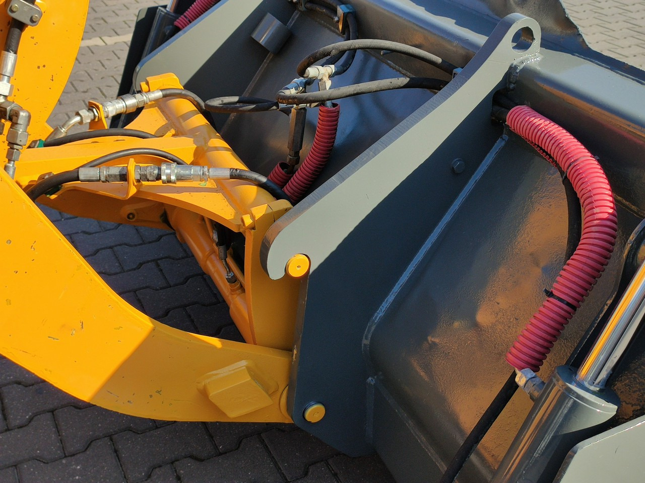 紧凑型装载机 Liebherr L 506 STEREO Szybkozłącze / Łyżka Krokodyl + Widły Waga 6300kg：图15