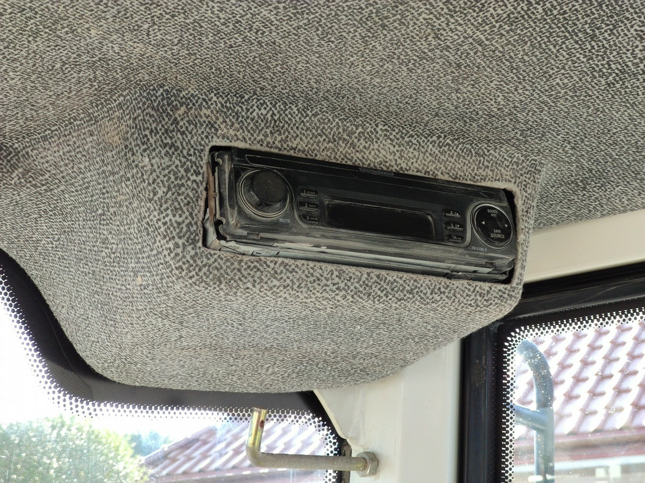 紧凑型装载机 Liebherr L 506 STEREO Szybkozłącze / Łyżka Krokodyl + Widły Waga 6300kg：图30