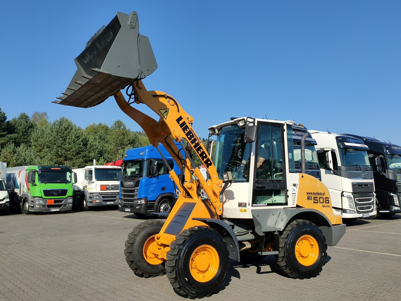 紧凑型装载机 Liebherr L 506 STEREO Szybkozłącze / Łyżka Krokodyl + Widły Waga 6300kg：图8