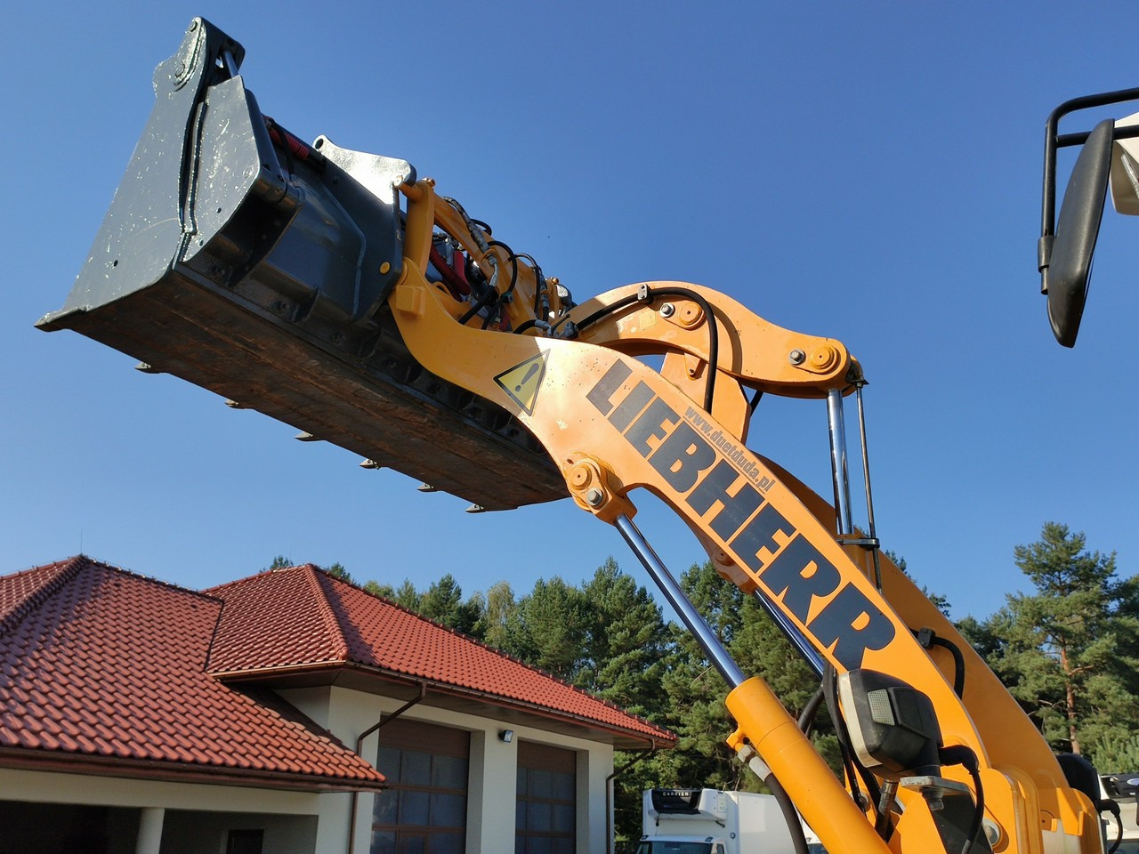 紧凑型装载机 Liebherr L 506 STEREO Szybkozłącze / Łyżka Krokodyl + Widły Waga 6300kg：图12