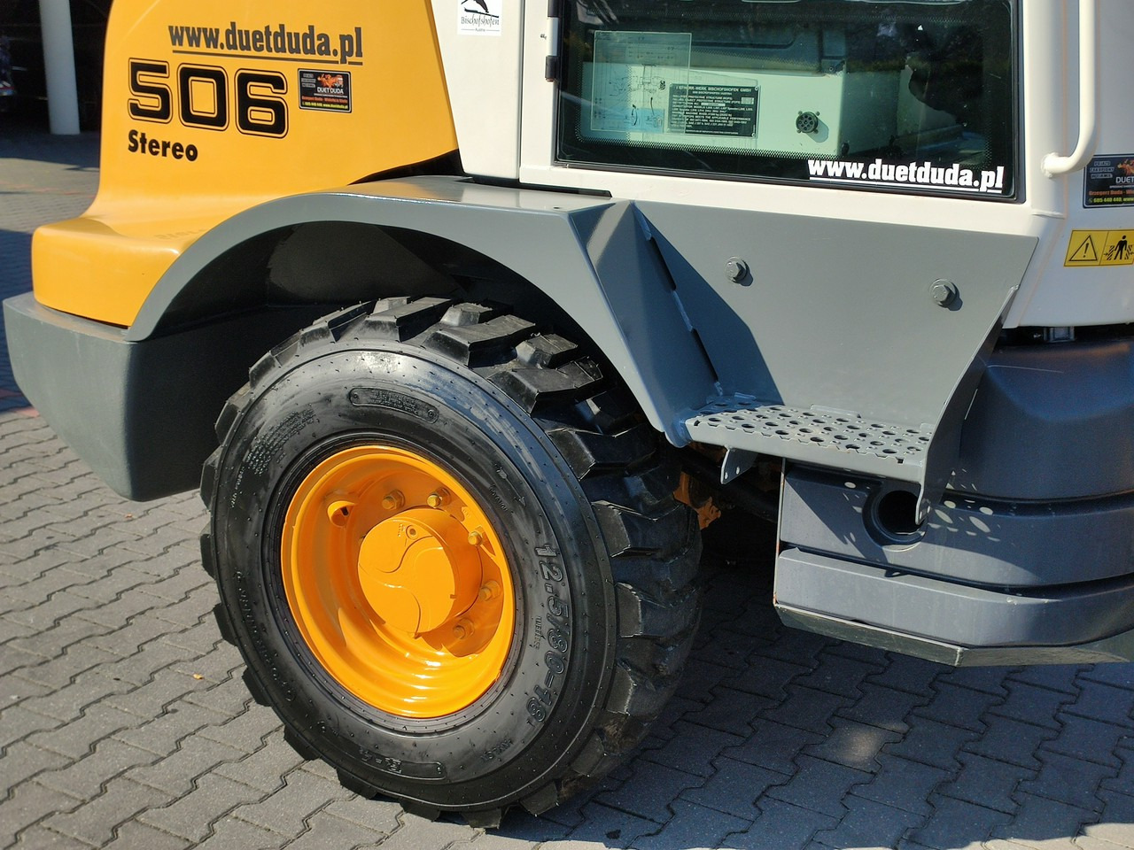 紧凑型装载机 Liebherr L 506 STEREO Szybkozłącze / Łyżka Krokodyl + Widły Waga 6300kg：图16