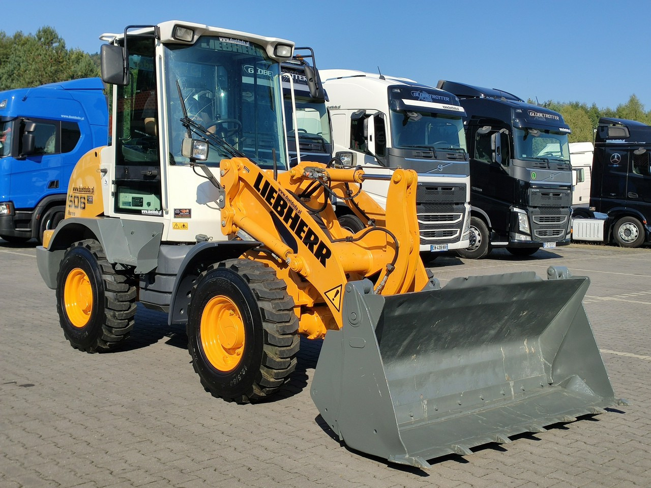 紧凑型装载机 Liebherr L 506 STEREO Szybkozłącze / Łyżka Krokodyl + Widły Waga 6300kg：图6