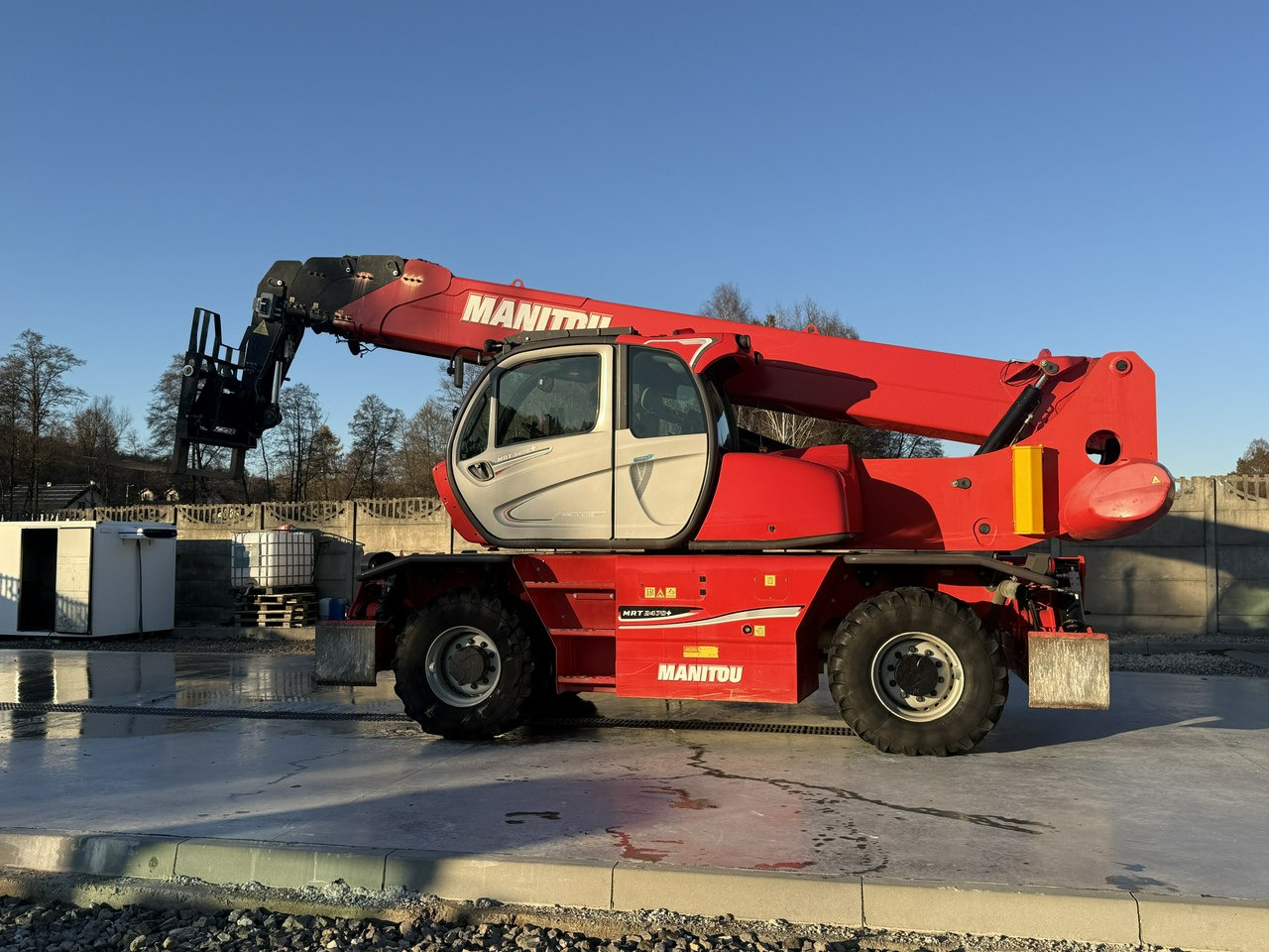 Manitou MRT 2470 + PRIVILEGE ST4 S1 ROTO Ładowarka Teleskopowa - 伸缩臂叉装车:图2 Manitou MRT 2470 + PRIVILEGE ST4 S1 ROTO Ładowarka Teleskopowa - 伸缩臂叉装车:图2