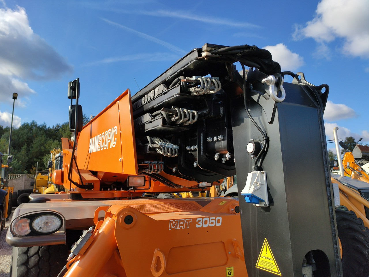 Manitou Wózek Jezdniowy Podnośnikowy Obrotowy - 伸缩臂叉装车:图5 Manitou Wózek Jezdniowy Podnośnikowy Obrotowy - 伸缩臂叉装车:图5