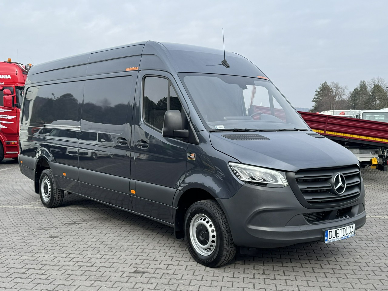 Mercedes 319 - 无侧窗厢式货车:图2 Mercedes 319 - 无侧窗厢式货车:图2