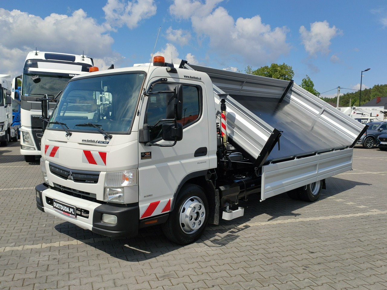 Mitsubishi Canter Fuso 9C18 3.0/180KM Automat, HDS FASSI F30 Wywrotka 3-str - 翻斗车, 起重车:图5 Mitsubishi Canter Fuso 9C18 3.0/180KM Automat, HDS FASSI F30 Wywrotka 3-str - 翻斗车, 起重车:图5