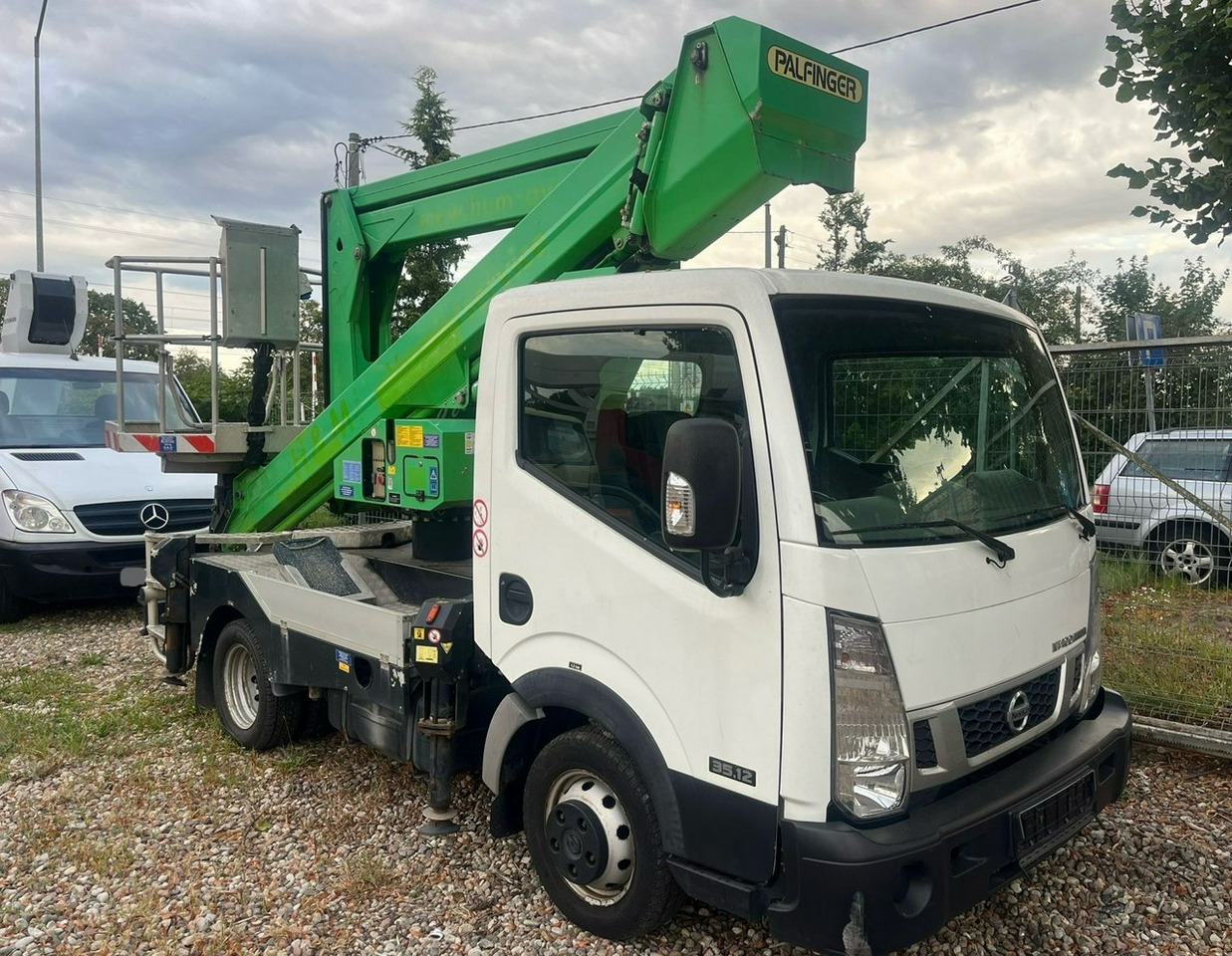 Nissan Cabstar Zwyżka Podmośnik Koszowy PALFINGER P240 AXE UDT - 车载空中平台:图1 Nissan Cabstar Zwyżka Podmośnik Koszowy PALFINGER P240 AXE UDT - 车载空中平台:图1