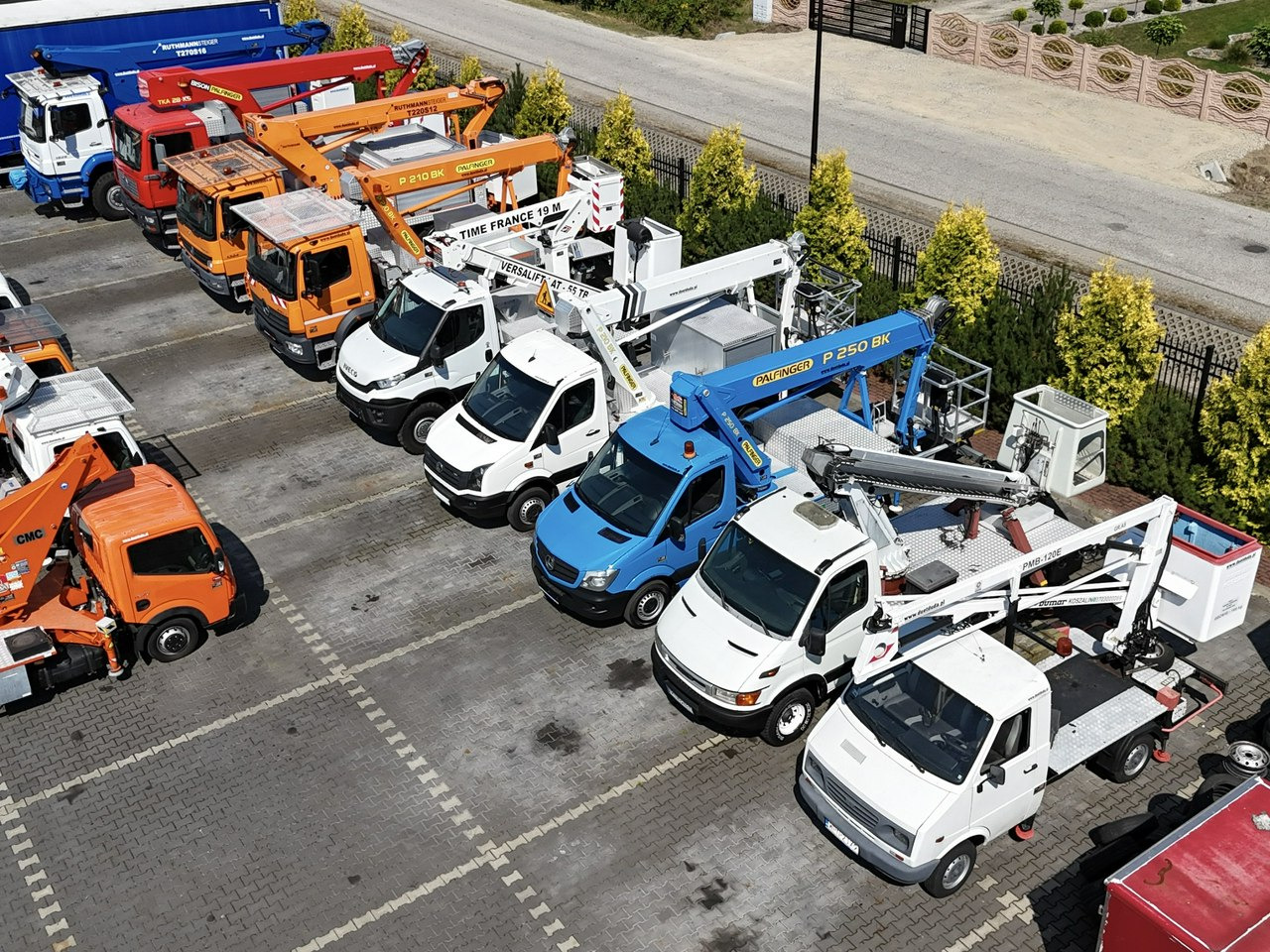 Nissan Zwyżka Podnośnik Koszowy 4X4 CABSTAR MAXITY SPRINTER - 车载空中平台:图4 Nissan Zwyżka Podnośnik Koszowy 4X4 CABSTAR MAXITY SPRINTER - 车载空中平台:图4