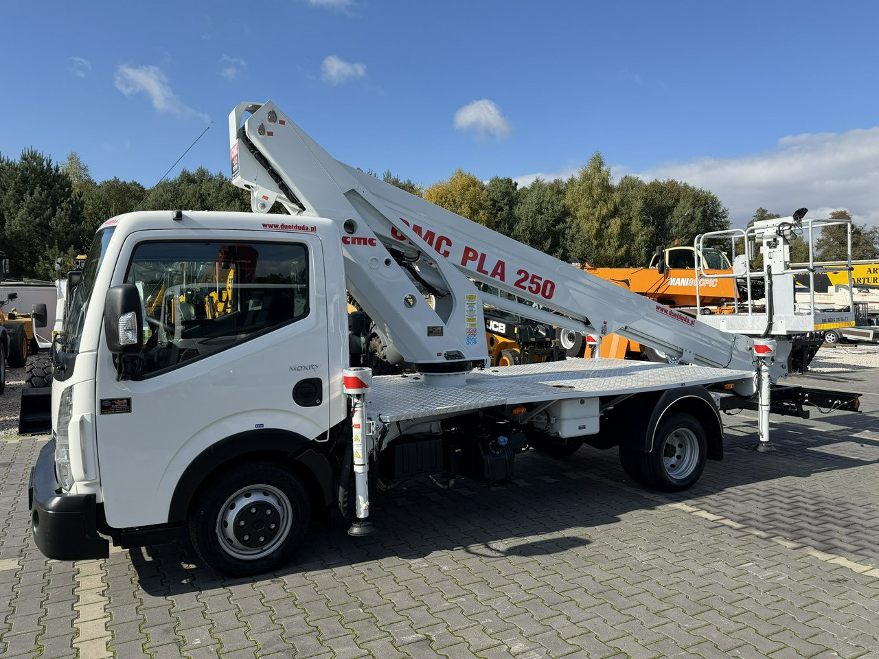 Renault Maxity - 车载空中平台:图2 Renault Maxity - 车载空中平台:图2