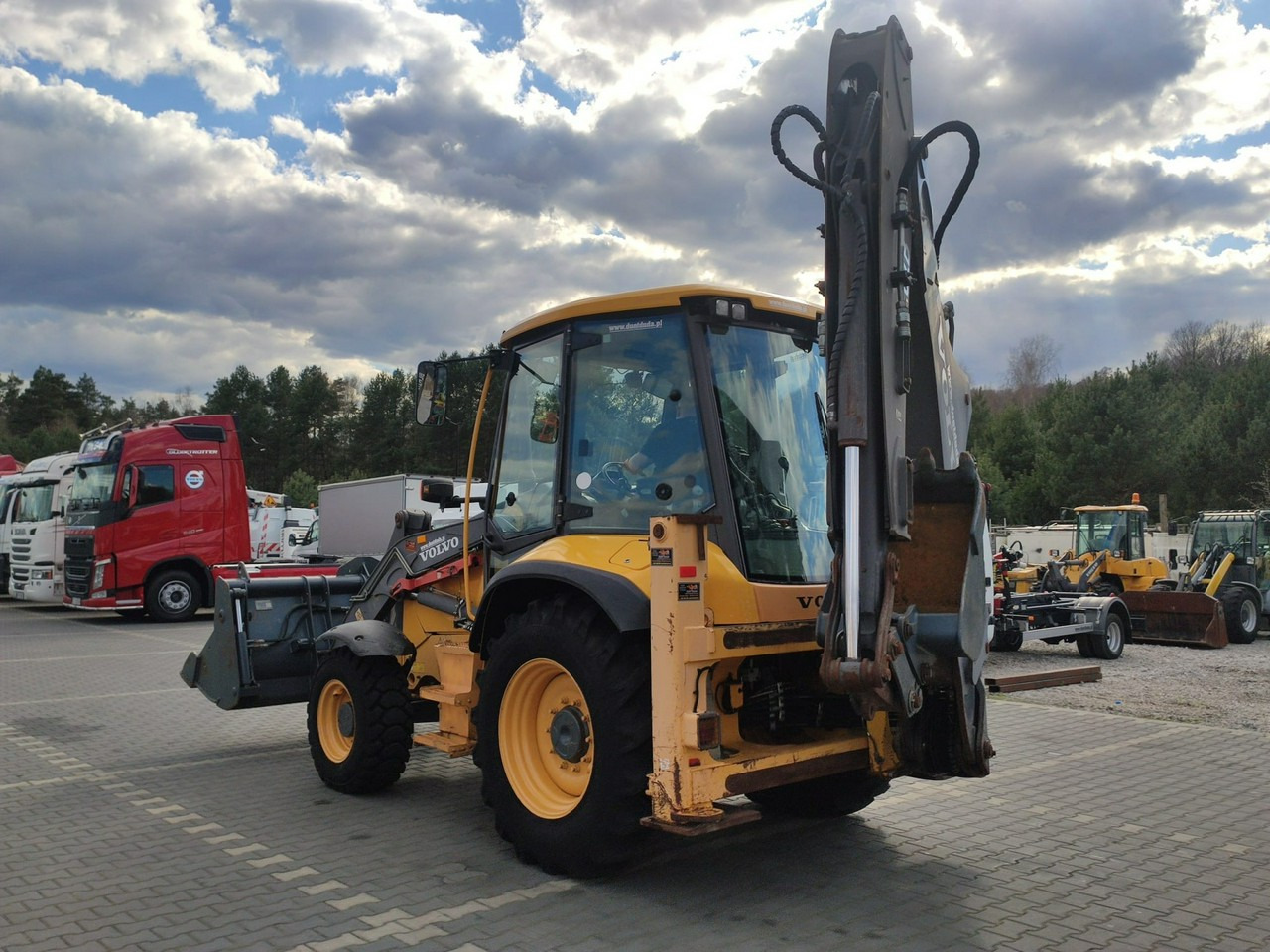 Volvo BL61B Oryginalna Bez Luzów i Wycieków Zadbana Sprawna Super Stan - 反铲装载机:图4 Volvo BL61B Oryginalna Bez Luzów i Wycieków Zadbana Sprawna Super Stan - 反铲装载机:图4