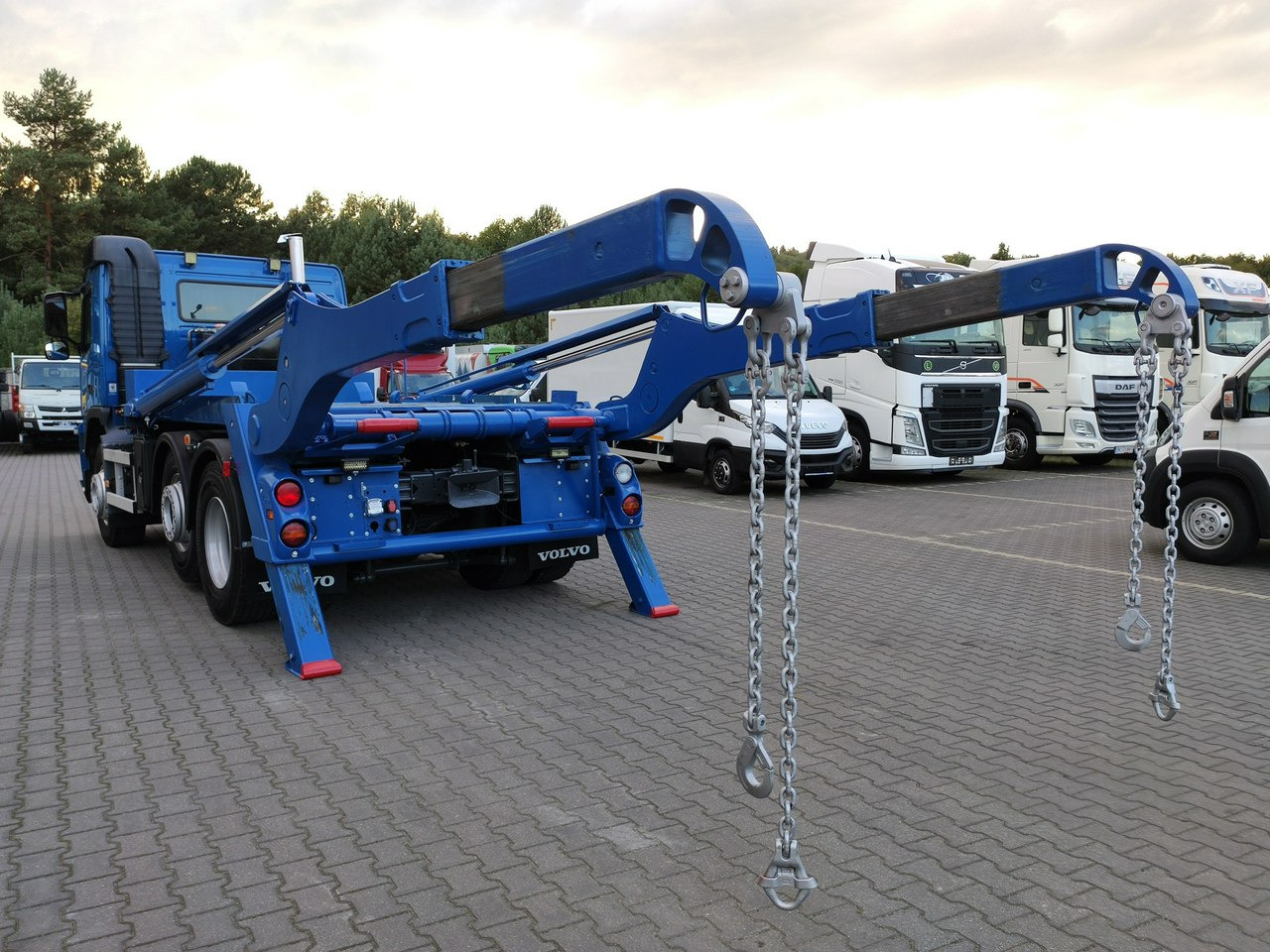 箕斗装载车 Volvo FM 410 E5 Bramowiec Hakowiec 6x2 Oś Skrętna / Podnoszona Automat:图17 箕斗装载车 Volvo FM 410 E5 Bramowiec Hakowiec 6x2 Oś Skrętna / Podnoszona Automat:图17