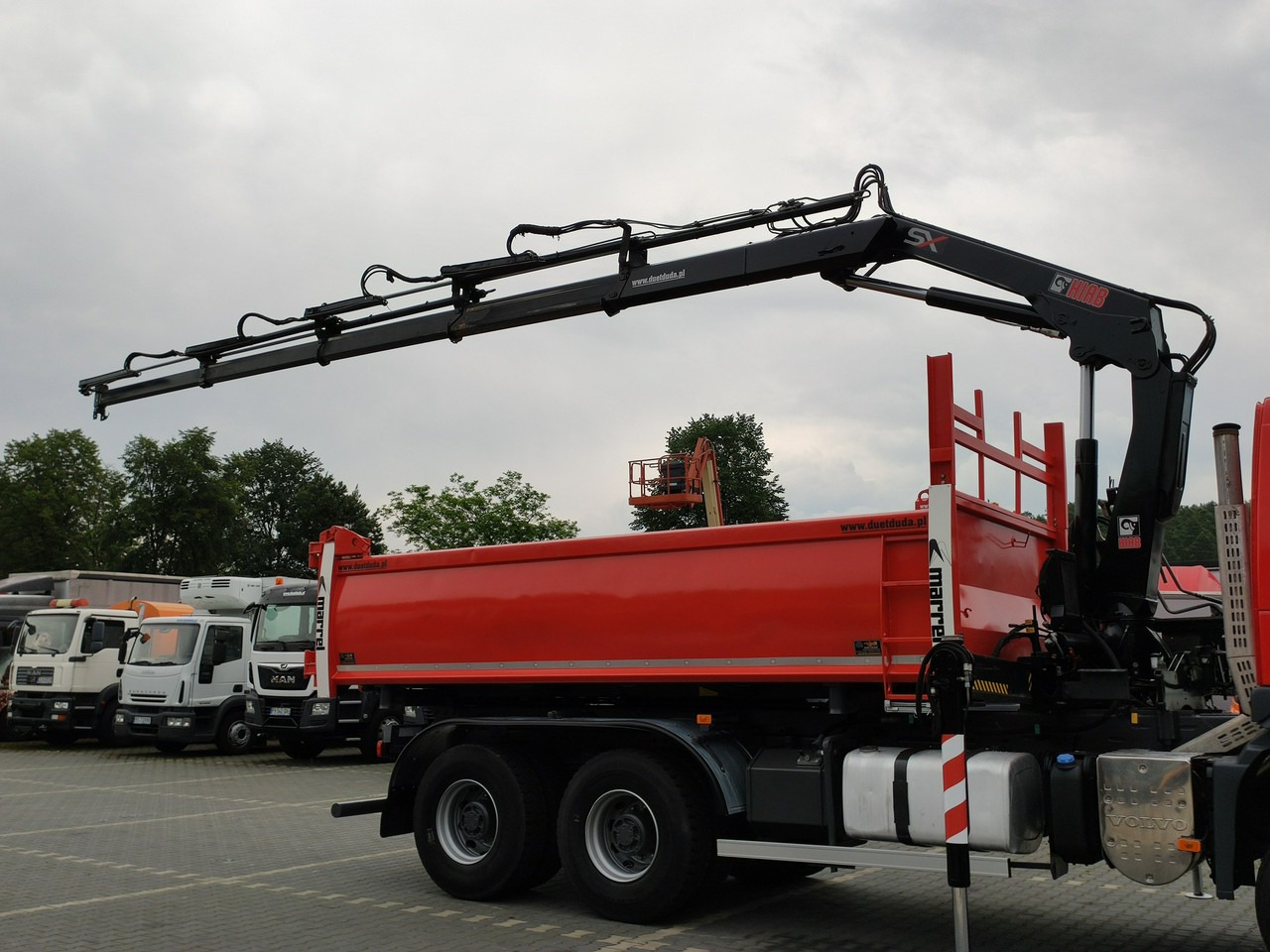 Volvo FMX 410 6x4 13L HDS Radiowy Hydroburta - 翻斗车, 起重车:图5 Volvo FMX 410 6x4 13L HDS Radiowy Hydroburta - 翻斗车, 起重车:图5