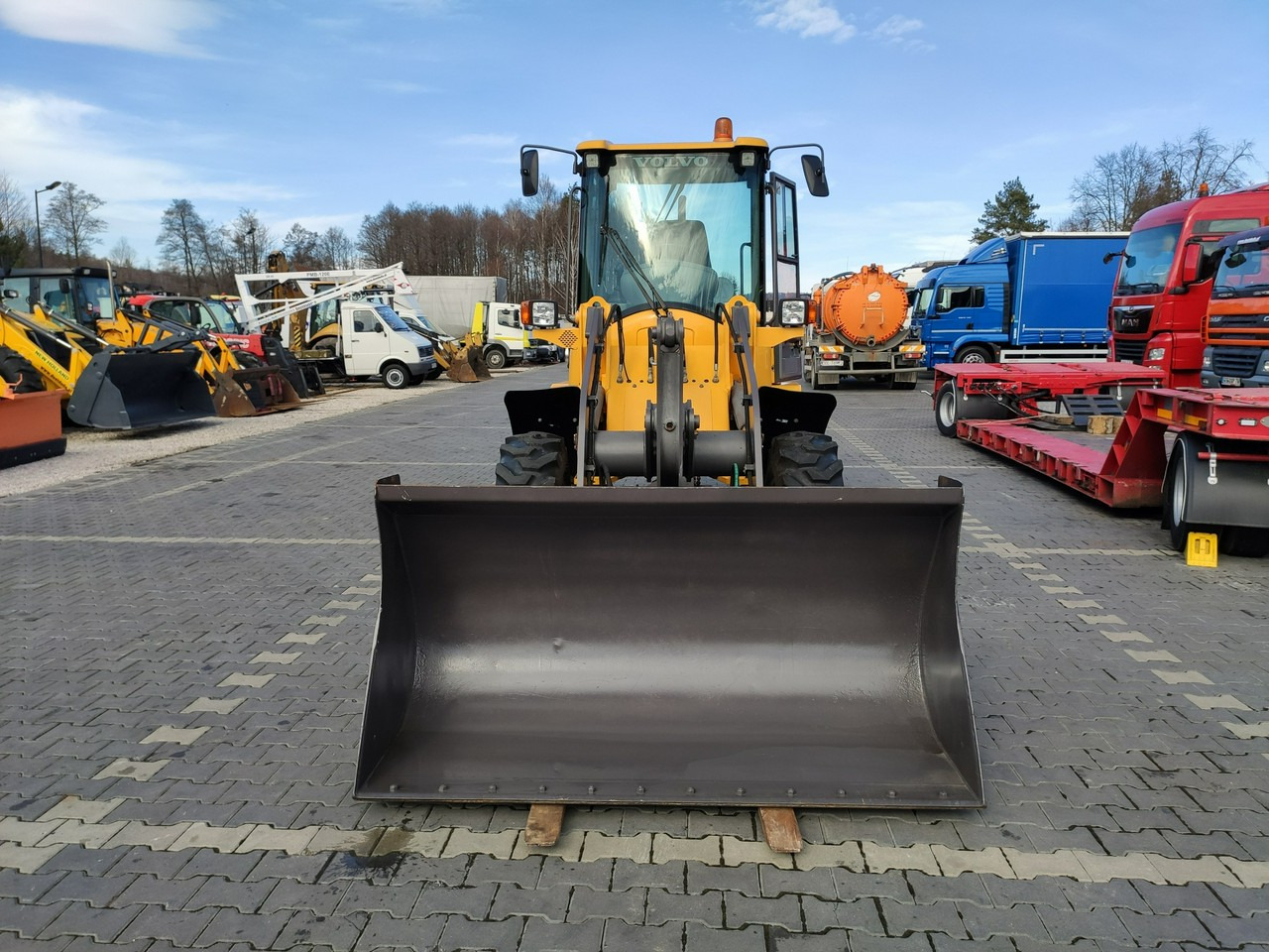 Volvo L30B Pro Unikat Stan Tylko 5380 mth - 轮式装载机:图4 Volvo L30B Pro Unikat Stan Tylko 5380 mth - 轮式装载机:图4