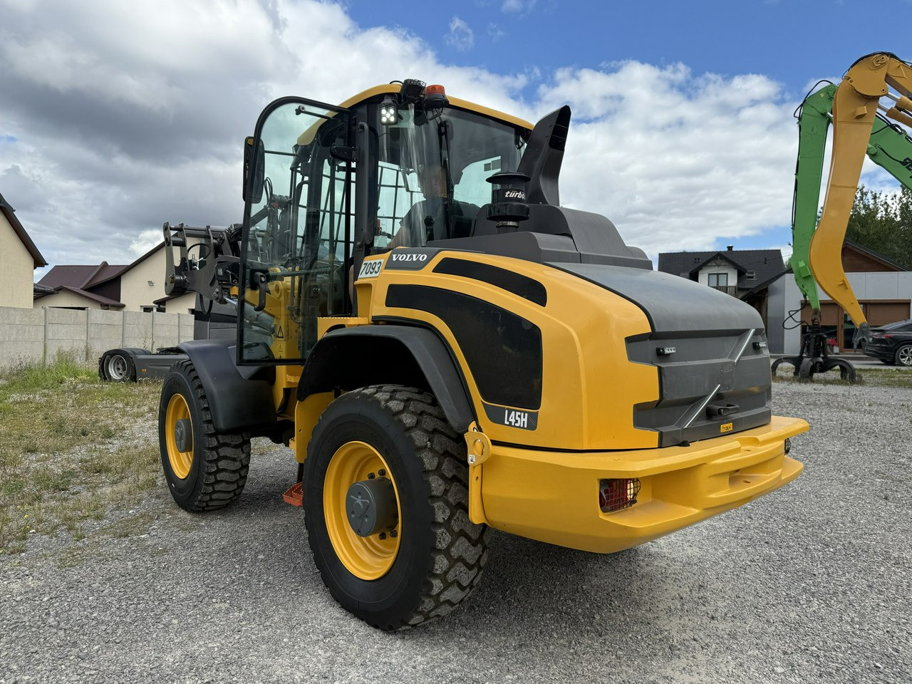 Volvo Waga -10ton WHEEL LOADER L45H Maszyna w Bardzo Dobrym Stanie - 轮式装载机:图5 Volvo Waga -10ton WHEEL LOADER L45H Maszyna w Bardzo Dobrym Stanie - 轮式装载机:图5