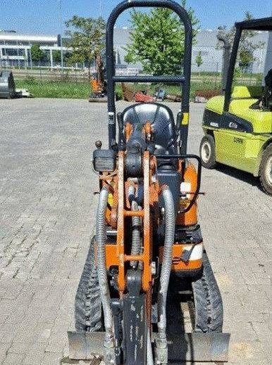 Hitachi ZX 10 U-6 - 小型挖掘机:图2 Hitachi ZX 10 U-6 - 小型挖掘机:图2