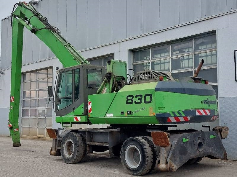 Sennebogen 830 - 垃圾/ 工业叉装车:图3 Sennebogen 830 - 垃圾/ 工业叉装车:图3