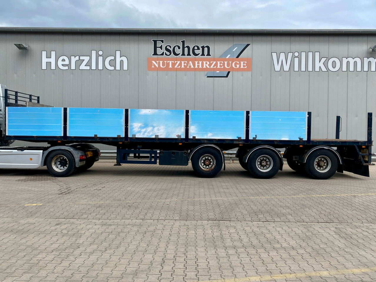 KWB/Bree Rollkranauflieger | 2+3.Achse gelenkt - 栏板式/ 平板半拖车:图2 KWB/Bree Rollkranauflieger | 2+3.Achse gelenkt - 栏板式/ 平板半拖车:图2