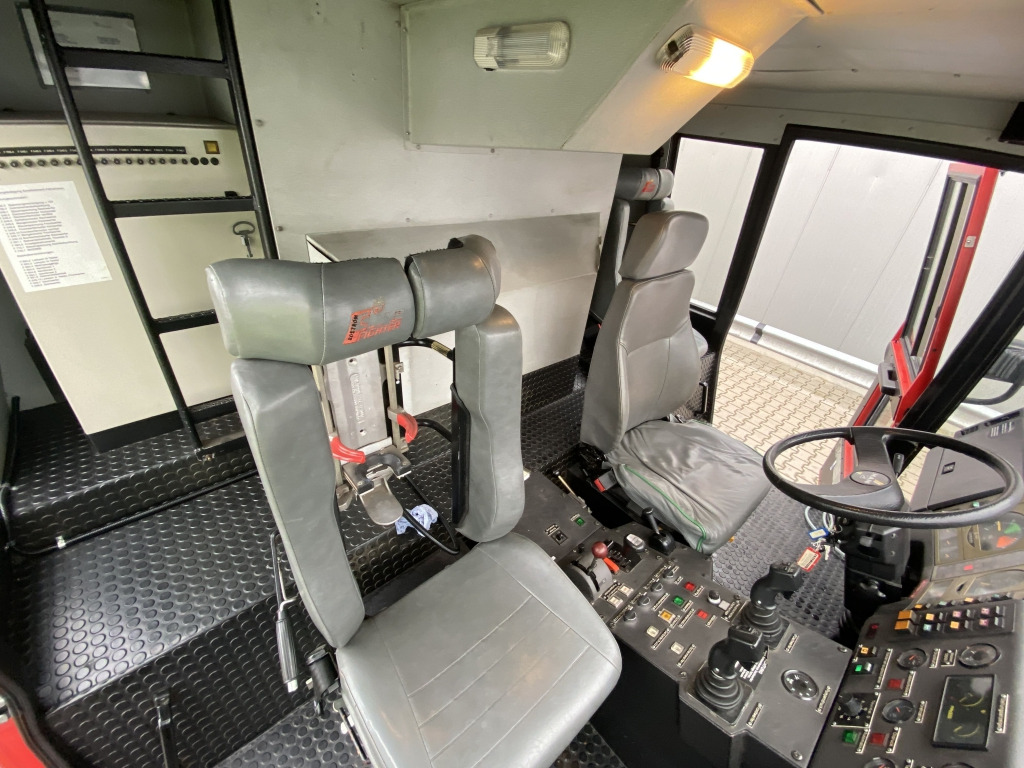 消防车, 地面支援设备 MAN 38.000 VFAEG 8x8 Flugfeldlöschfahrzeug：图8